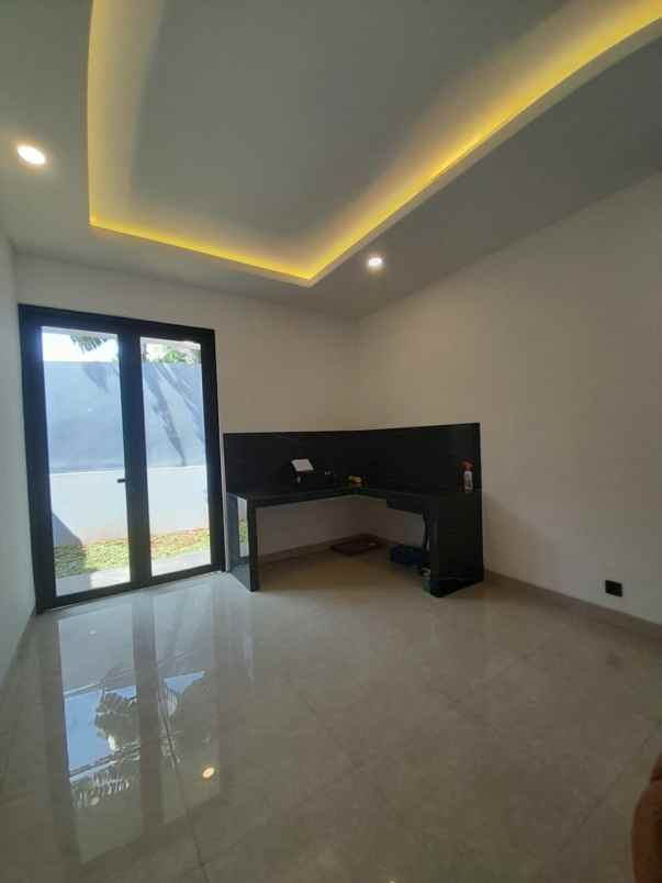 dijual rumah pancoran mas
