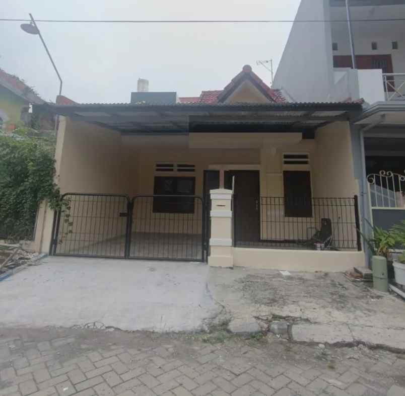 dijual rumah pantai mentari