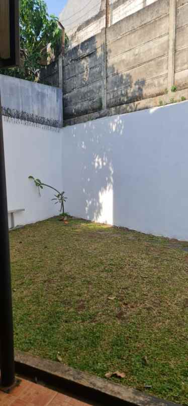 dijual rumah permata bintaro