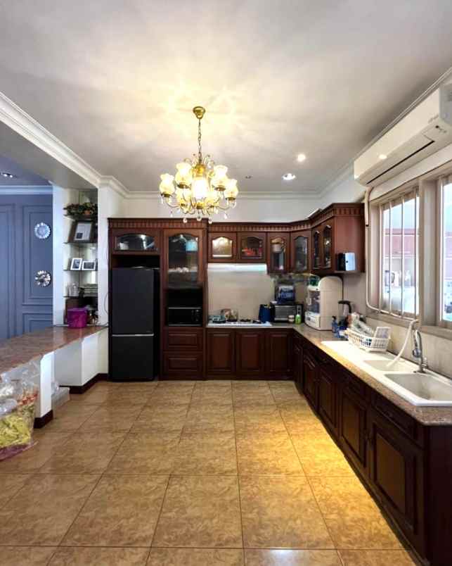 dijual rumah permata hijau kebayoran