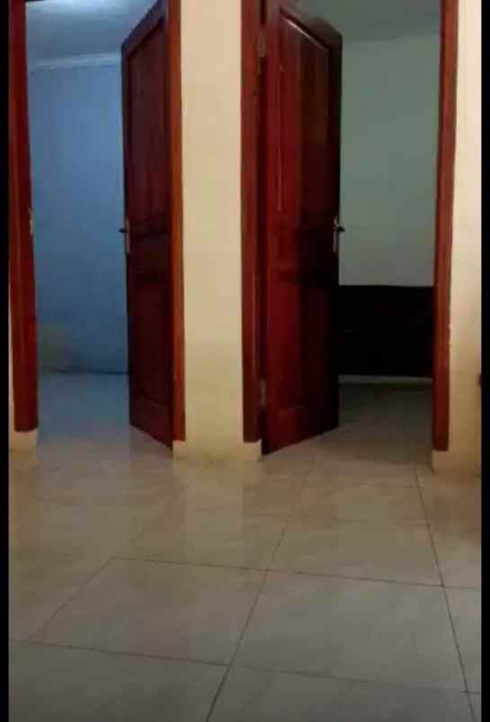 dijual rumah perum kota pernata