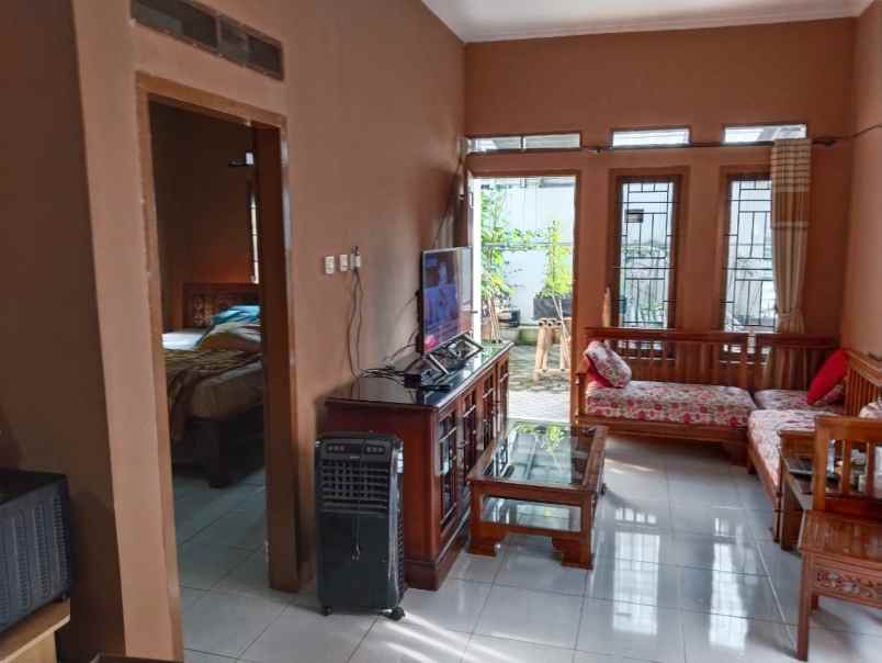 dijual rumah perumahan bayubud asri