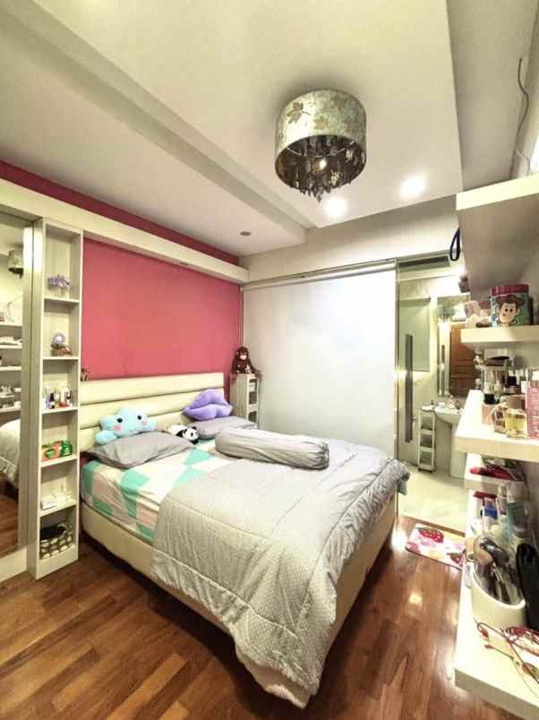 dijual rumah perumahan daan mogot baru