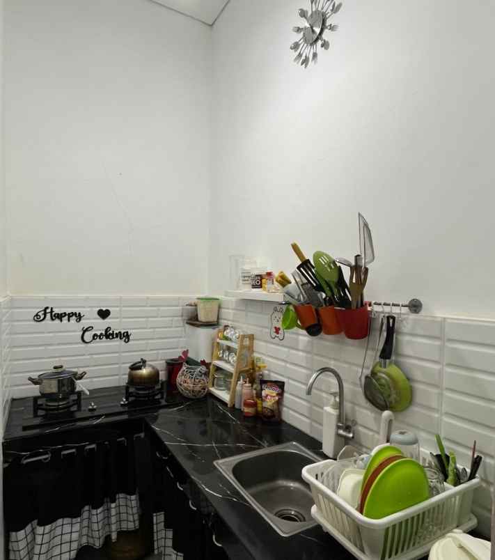 dijual rumah perumahan duta bintaro