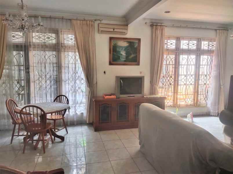dijual rumah perumahan legenda wisata