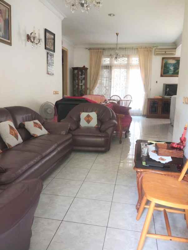 dijual rumah perumahan legenda wisata