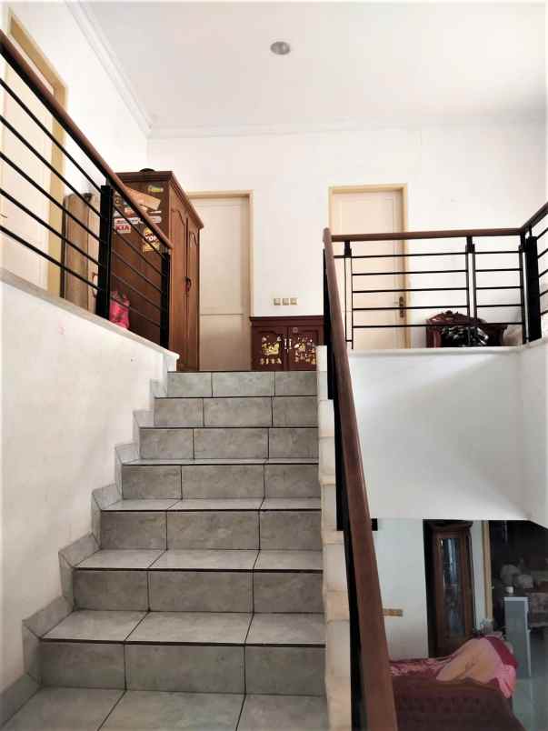 dijual rumah perumahan legenda wisata