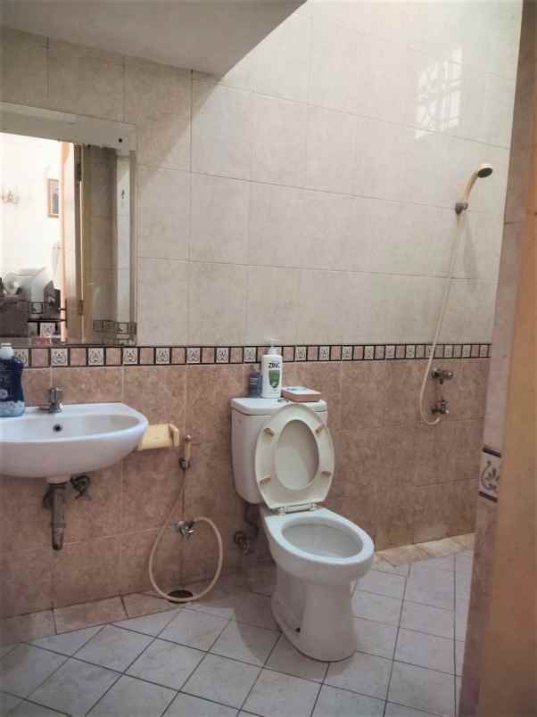 dijual rumah perumahan legenda wisata