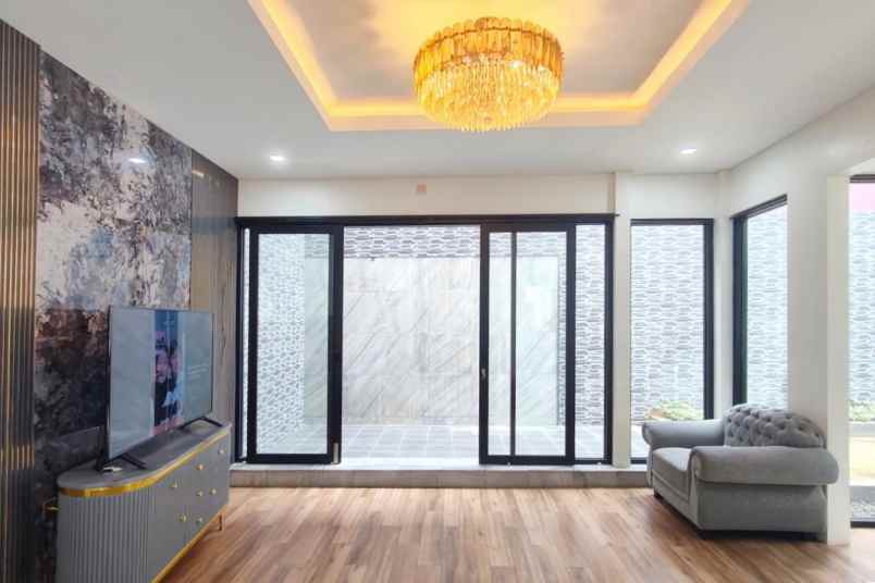 dijual rumah perumahan palem kartika