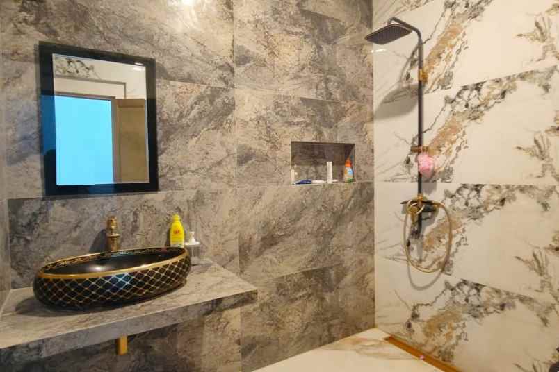 dijual rumah perumahan palem kartika