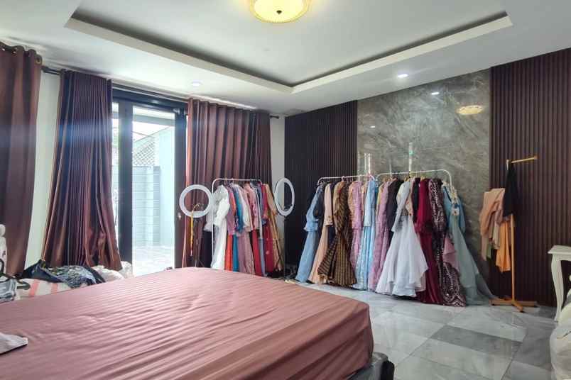 dijual rumah perumahan palem kartika