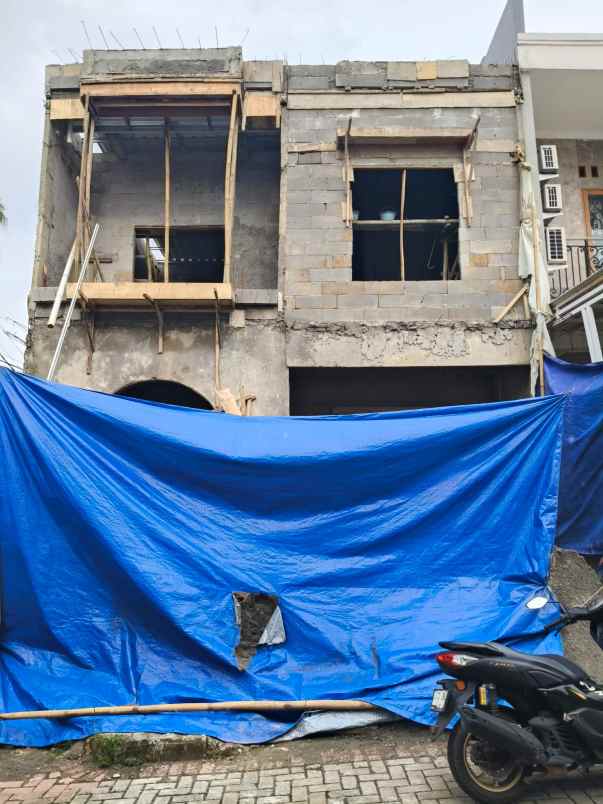 dijual rumah pisangan