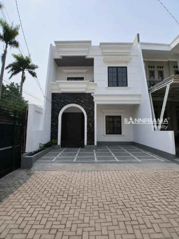 dijual rumah pisangan