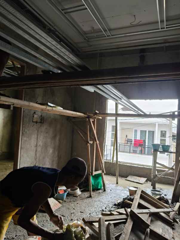 dijual rumah pisangan