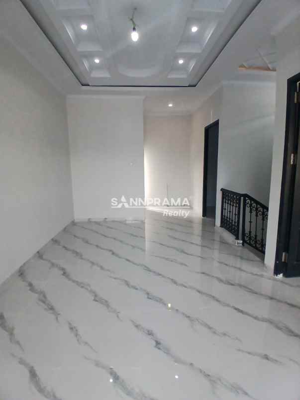 dijual rumah pisangan
