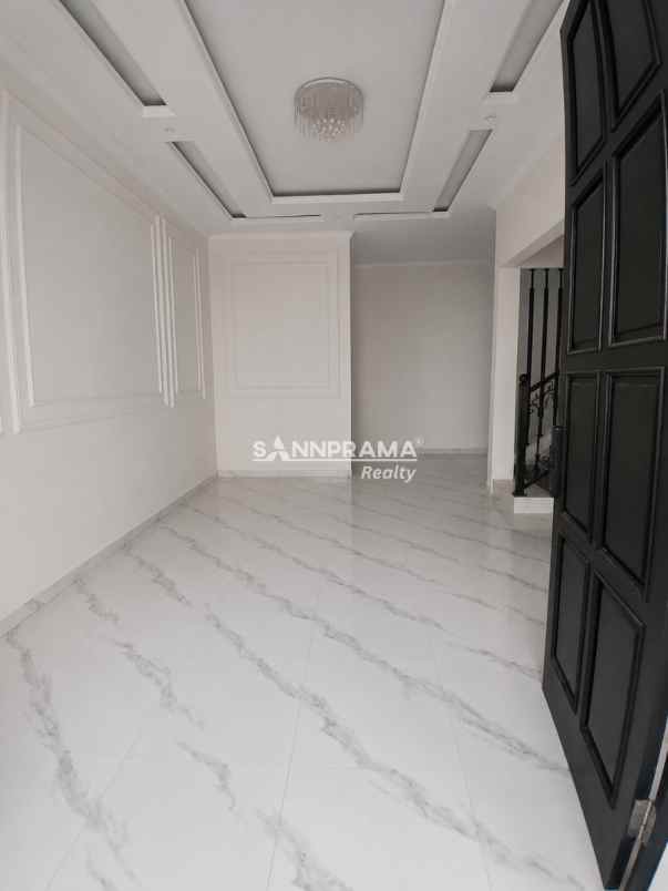 dijual rumah pisangan