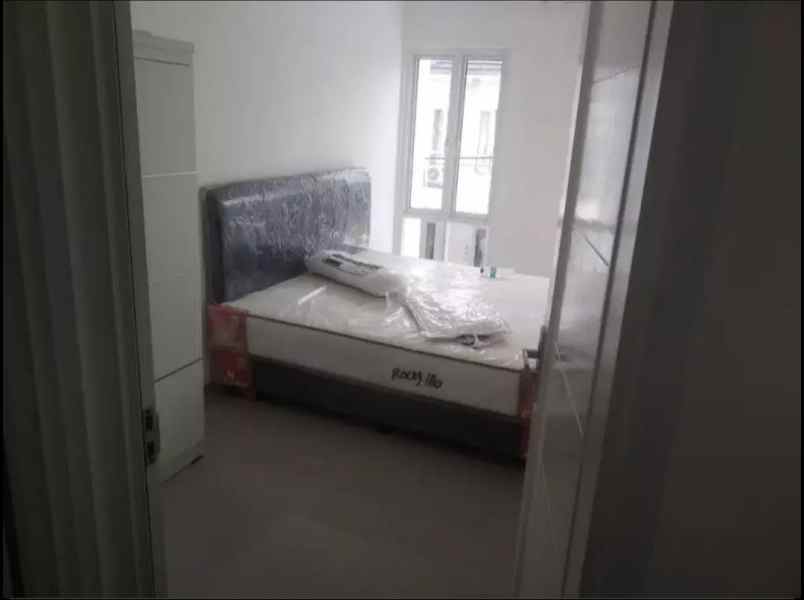 dijual rumah pondok aren