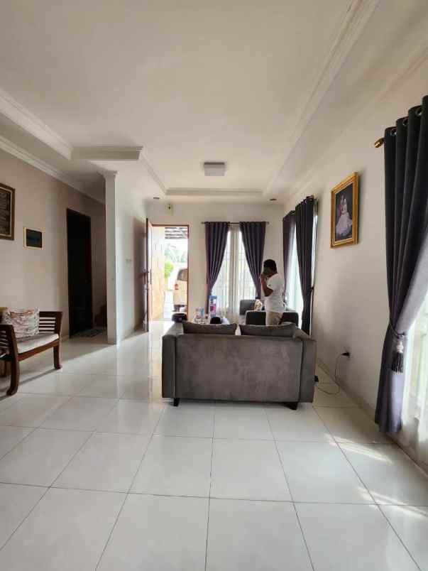 dijual rumah pondok bambu