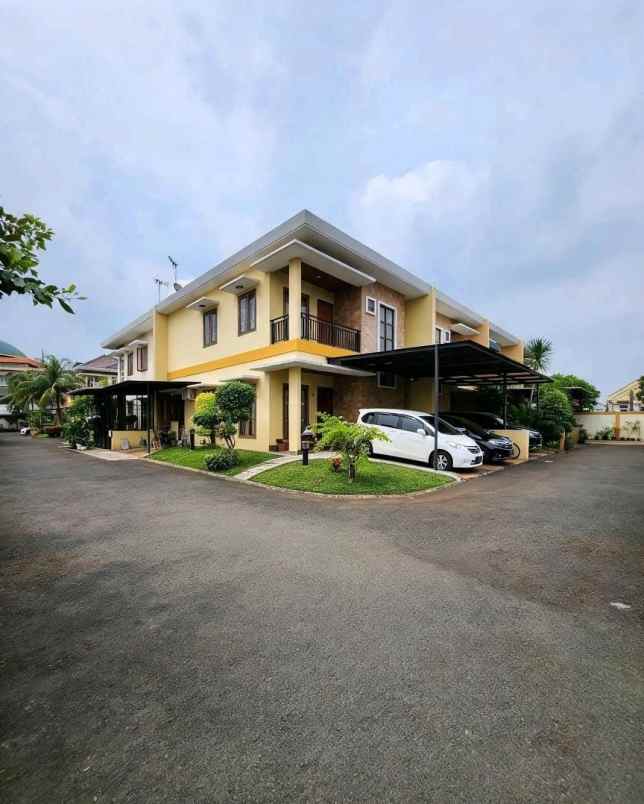 dijual rumah pondok bambu