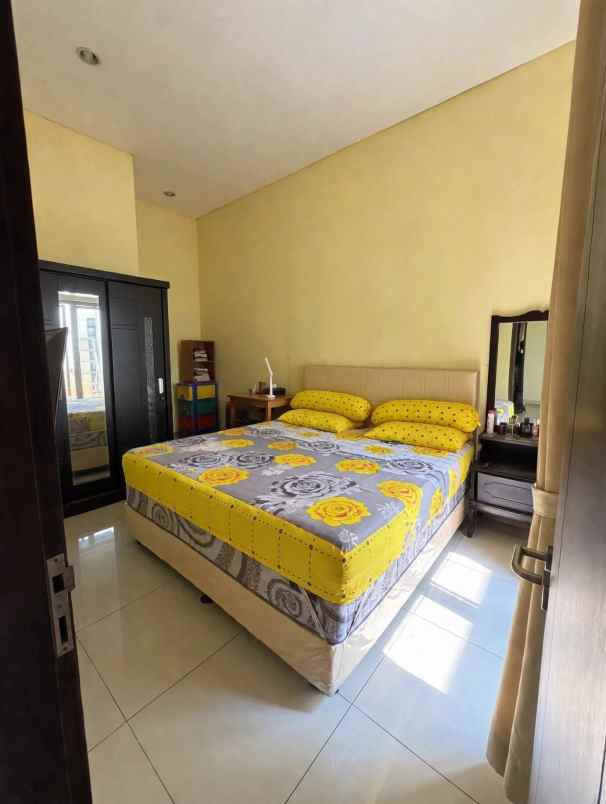 dijual rumah pondok kacang timur