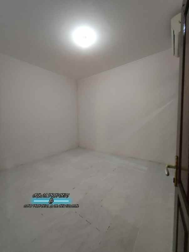 dijual rumah pondok kelapa