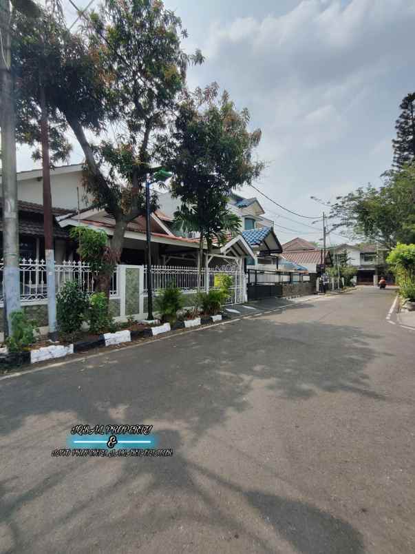 dijual rumah pondok kelapa