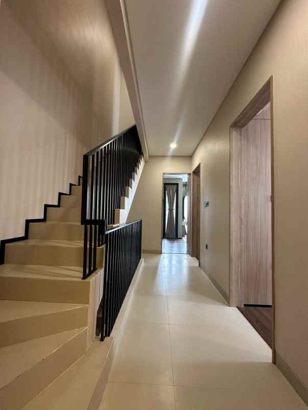 dijual rumah pondok labu jaksel