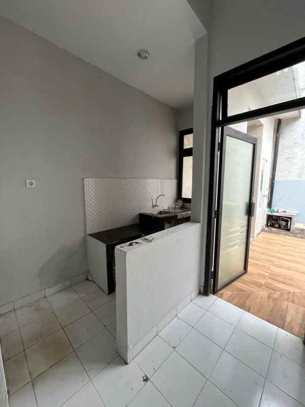 dijual rumah pondokgede