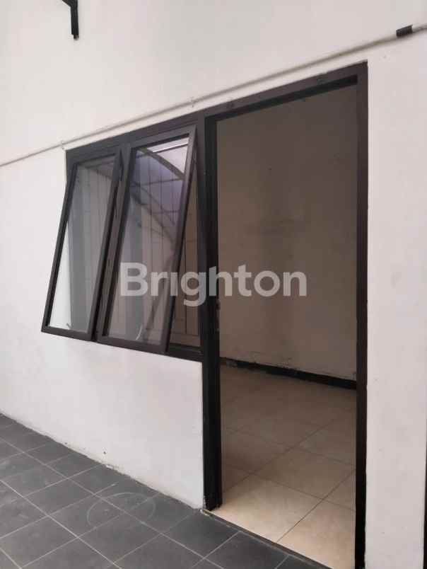 dijual rumah pucang anom timur