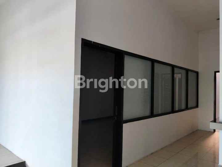 dijual rumah pucang anom timur