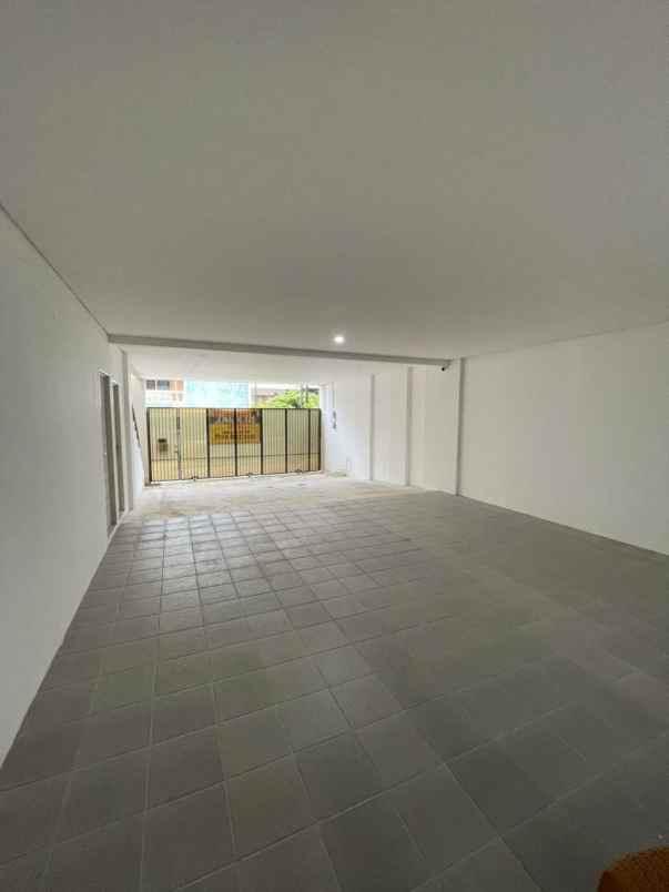 dijual rumah pulomas