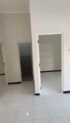 dijual rumah puri asri