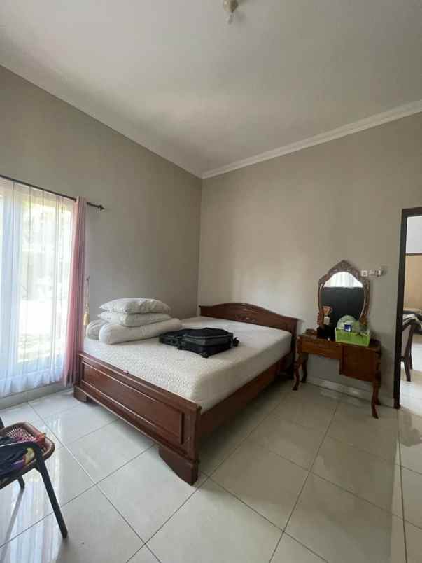 dijual rumah puri surya jaya