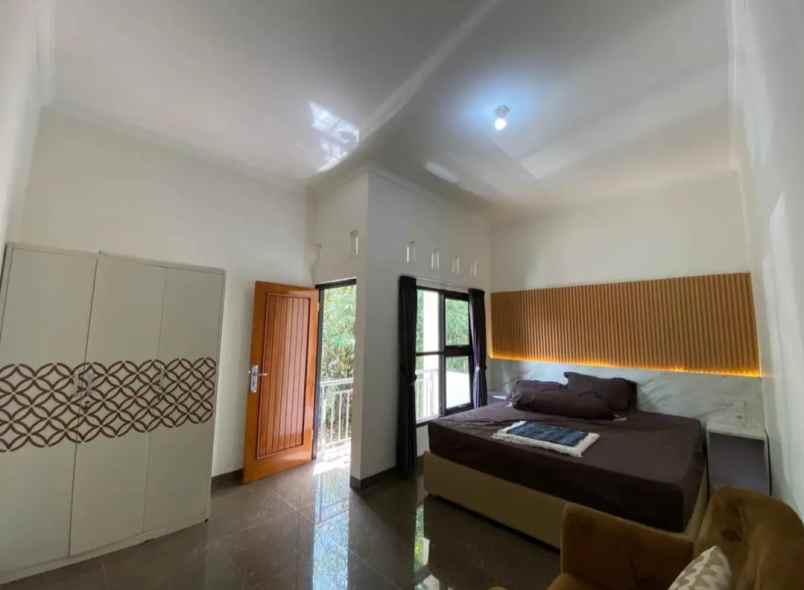 dijual rumah puskesmas seyegan