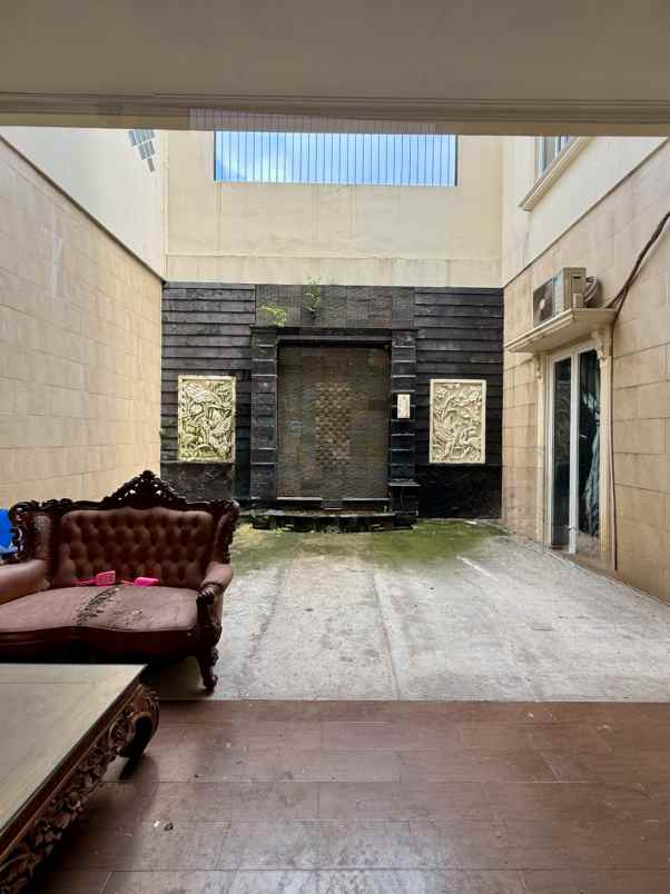 dijual rumah radio dalam