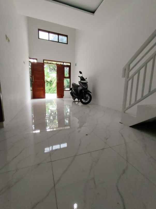 dijual rumah rangkapan jaya