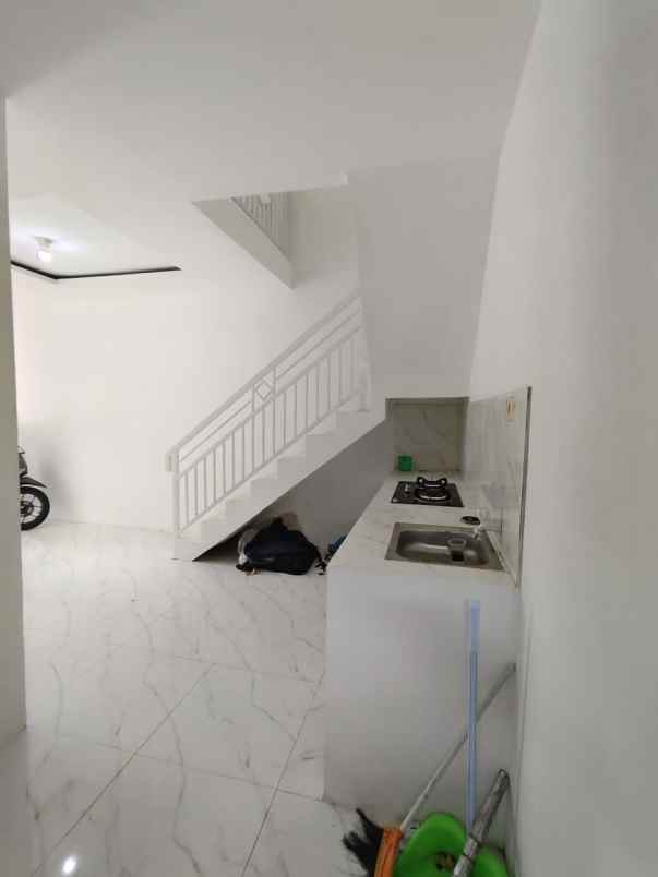 dijual rumah rangkapan jaya