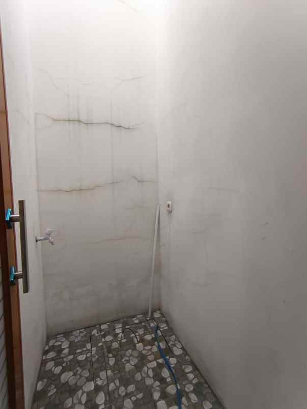 dijual rumah rangkapan jaya pancoran