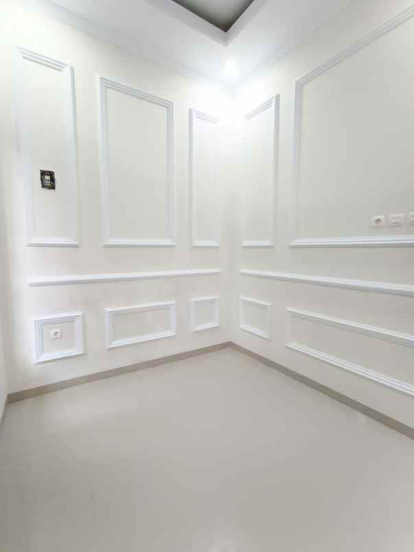 dijual rumah rangkapan jaya pancoran