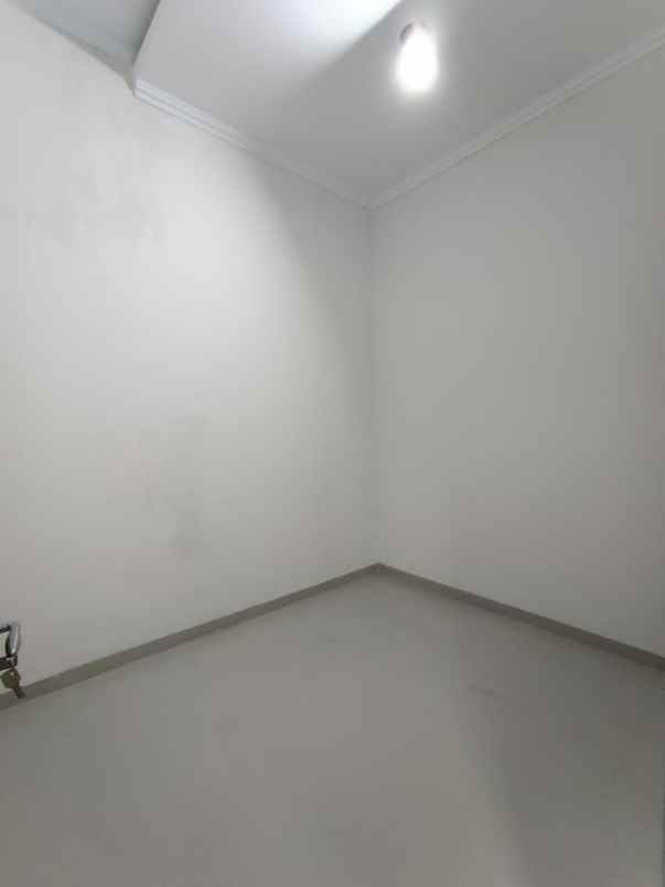 dijual rumah rangkapan jaya pancoran