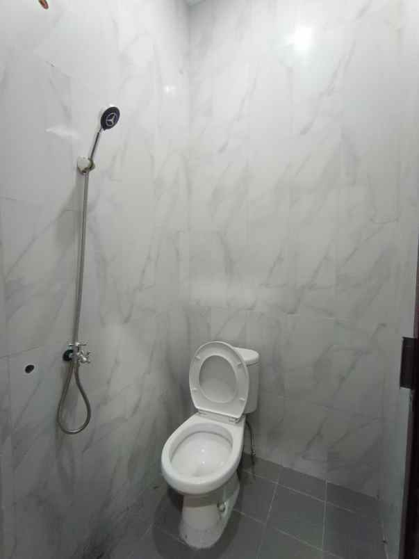 dijual rumah rangkapan jaya pancoran