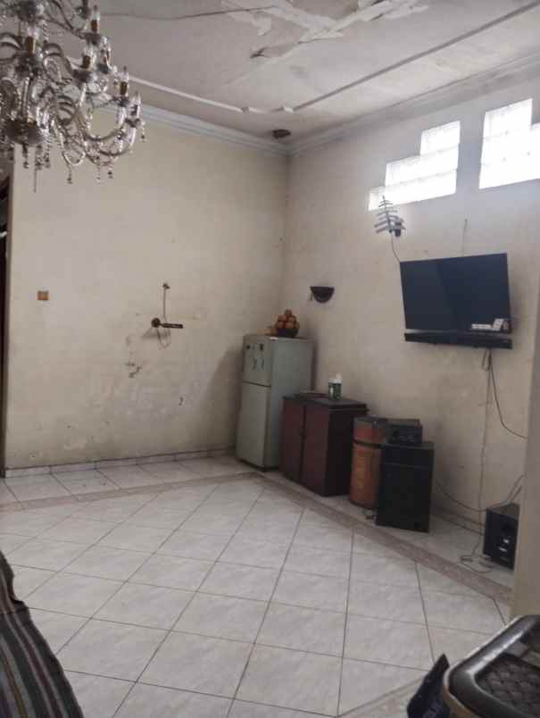 dijual rumah rasamala