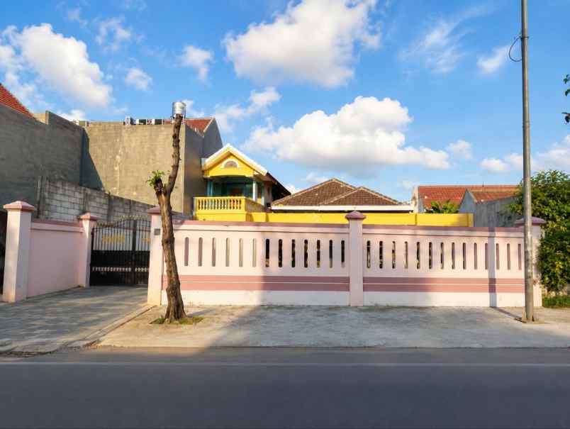 dijual rumah raya ketintang madya sby
