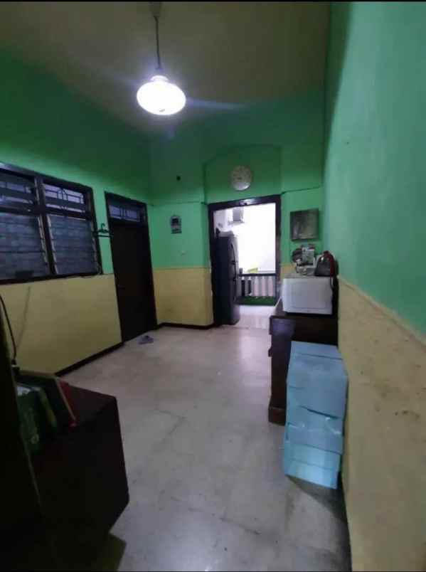 dijual rumah raya pegirian