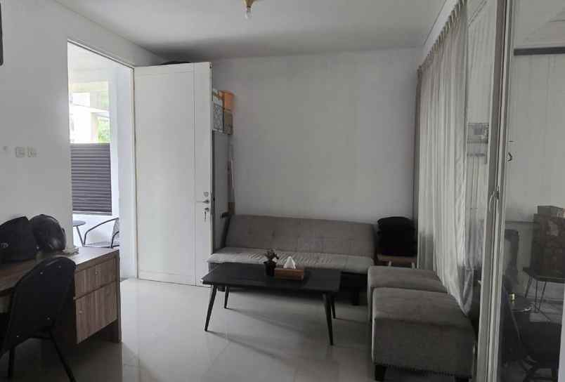 dijual rumah royal residence cluster