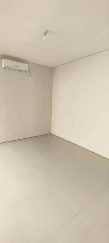 dijual rumah royal residence kec wiyung