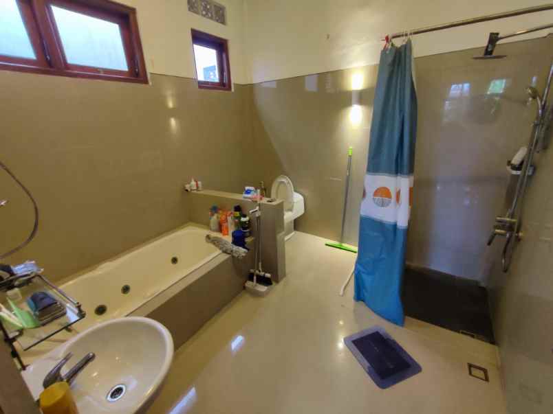 dijual rumah rs panti rini