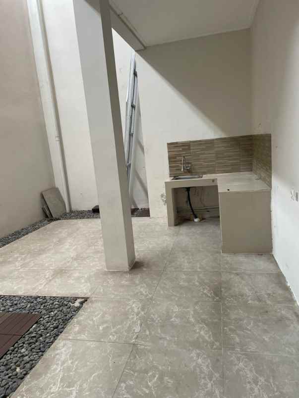 dijual rumah rumah cluster bali garden