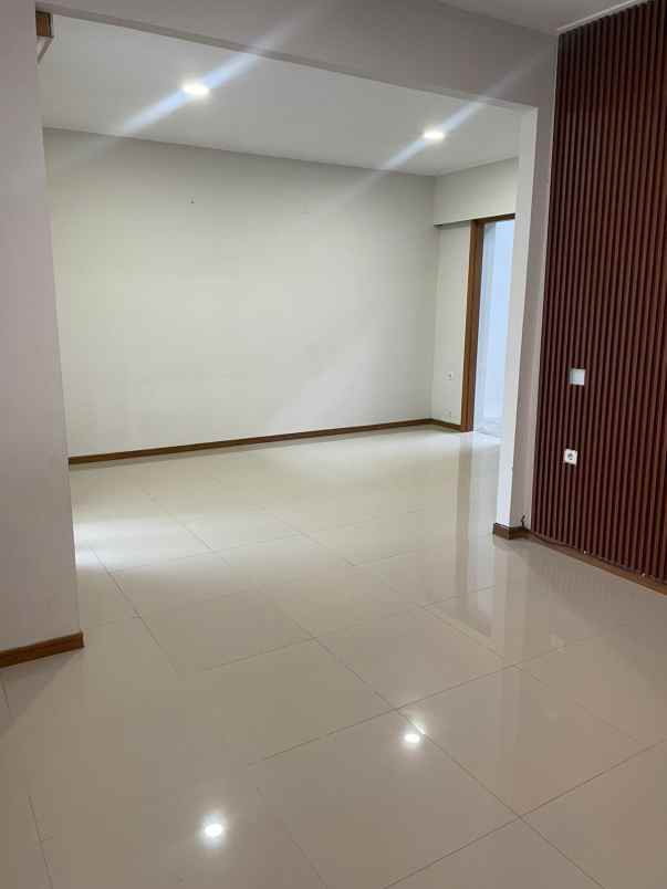 dijual rumah rumah cluster bali garden