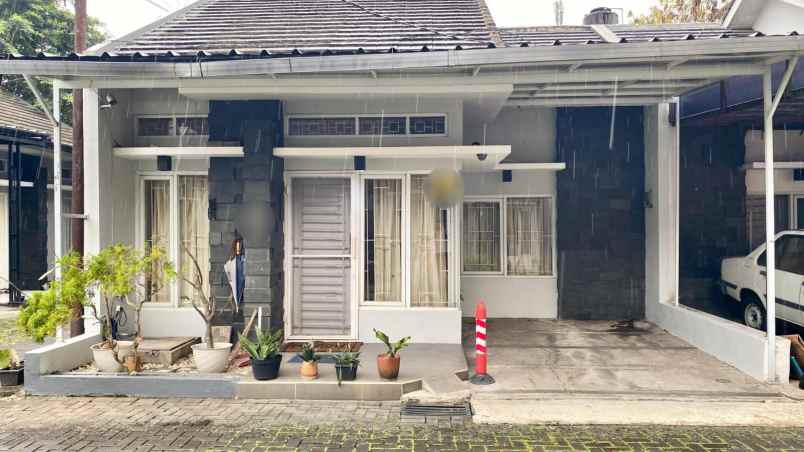 dijual rumah rumah cluster cisaranten